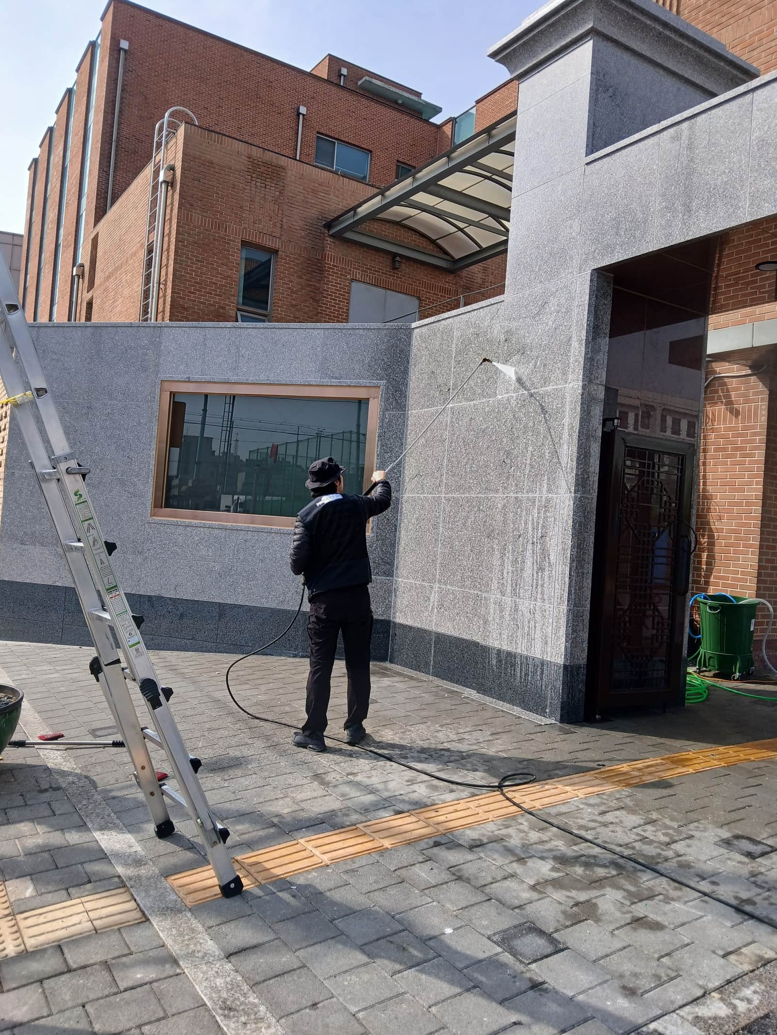 화강석 복원 현장